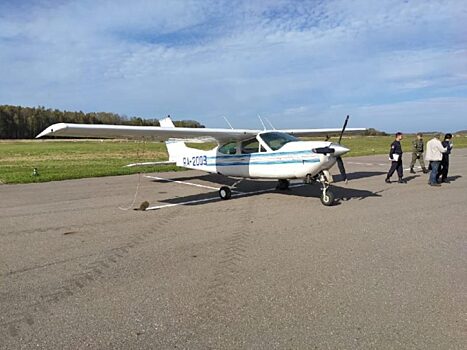 Самолет-нарушитель посадили в Кудиново с помощью истребителя