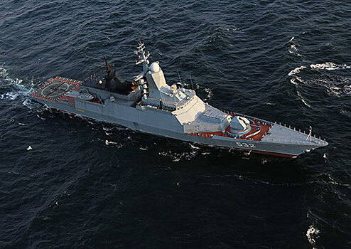 Корвет «Бойкий» выполнил артиллерийские стрельбы в море