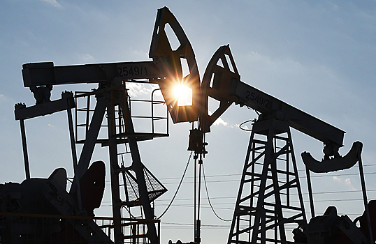 Bloomberg: Россия зарабатывает на продаже нефти больше, чем до СВО