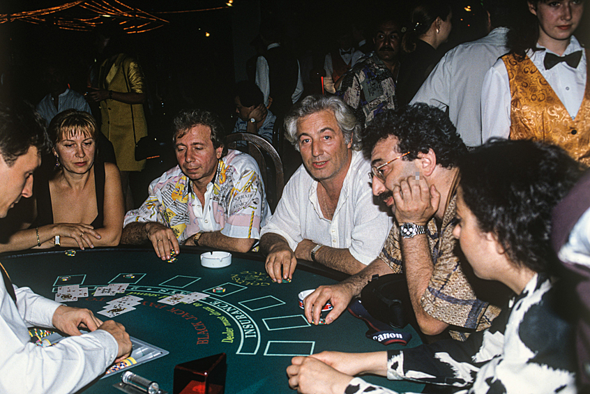 В казино "Золотой дворец" в центре Москвы, 1995 год