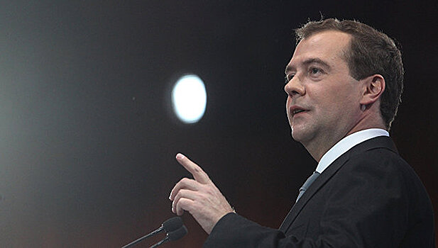 Названа тема интервью Медведева российским телеканалам