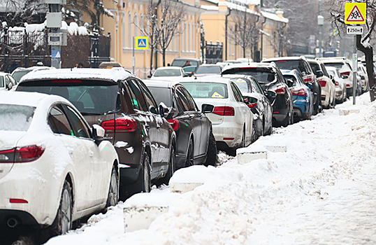 Снежный коллапс в столице: с какими трудностями столкнулись москвичи?