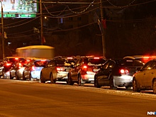 Гигантская пробка собралась на Родионова из-за неработающих светофоров