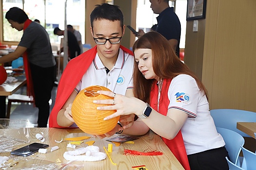 Студенты из России открывают для себя богатства провинции Хайнань