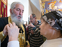 Храм, елка и шампанское: Новый год в беззвучном мире