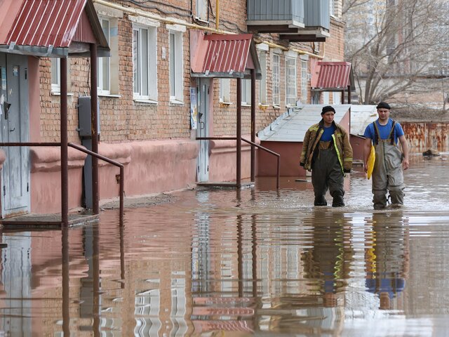 В Оренбурге подтопило еще около тысячи домов и двух тысяч участков за сутки