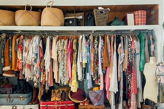 Убрать в дальний ящик: как правильно упаковать летние вещи на зиму