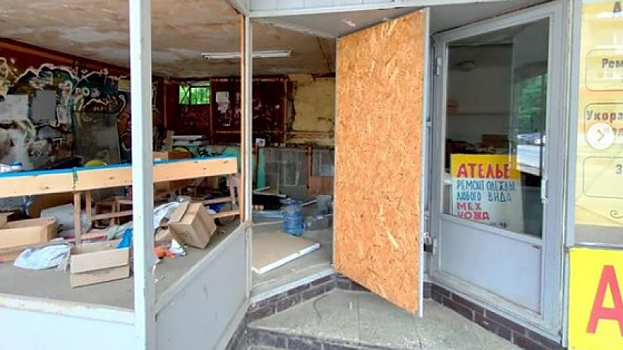 У Детского парка в Саратове сносят ларьки