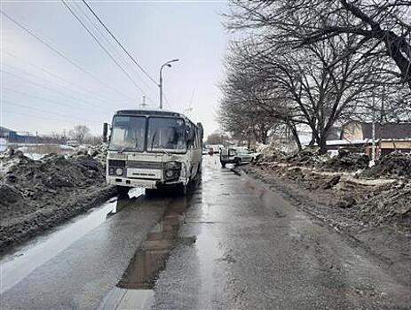 В Самаре произошло ДТП с участием легковушки, автобуса и грузовика