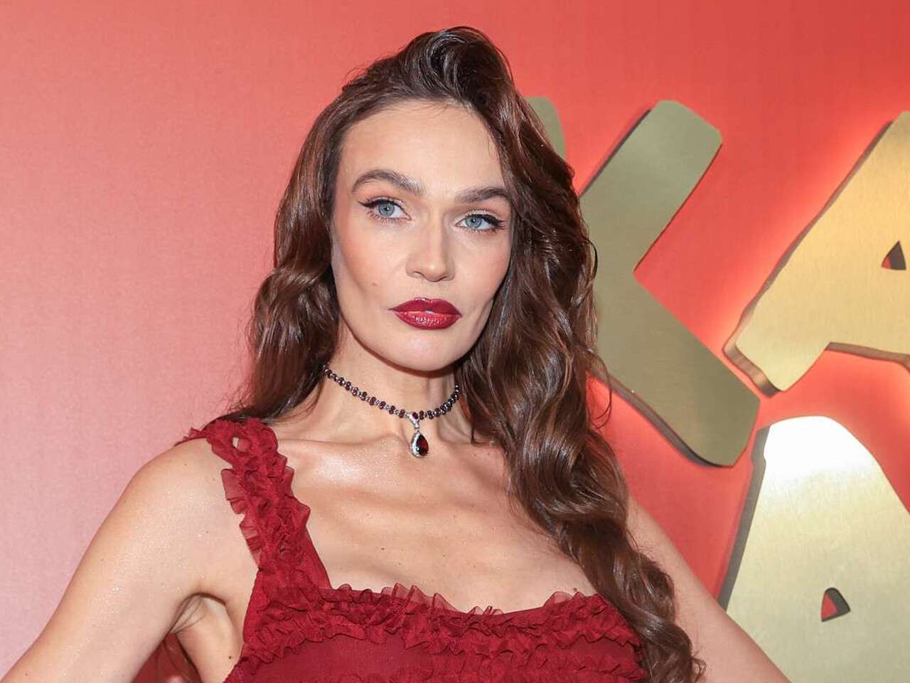 Mariya Kozhevnikovaning murakkab mushuk surati