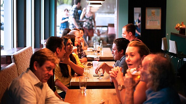 Как собраться за новогодним столом всей семьей и не разругаться