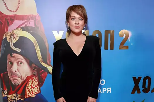 Уехала из России не одна: с кем отдыхает дочь Ксении Раппопорт