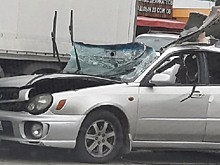 В Новосибирске столкнулись грузовик и легковой автомобиль