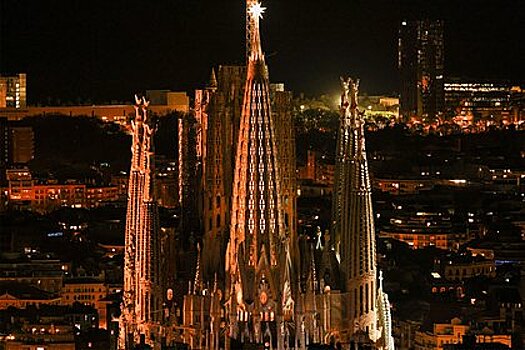 Достроены две башни собора Саграда Фамилия в Барселоне