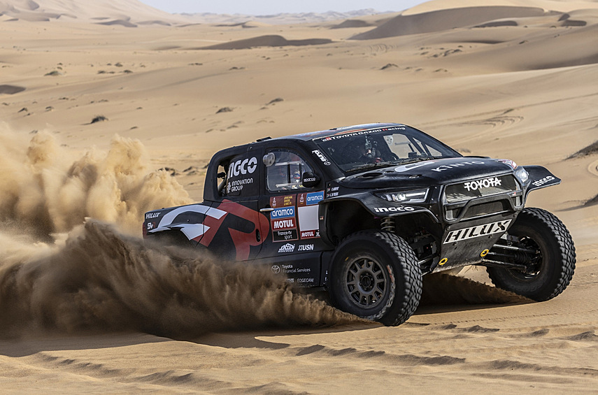 Toyota GR IMT Hilux EVO T1U. Отделение Toyota Gazoo Racing перевело суперпикап для «Дакара» на биотопливо.