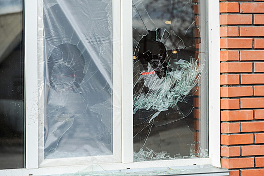 В Курганской области группа мужчин устроила погром в глэмпинге