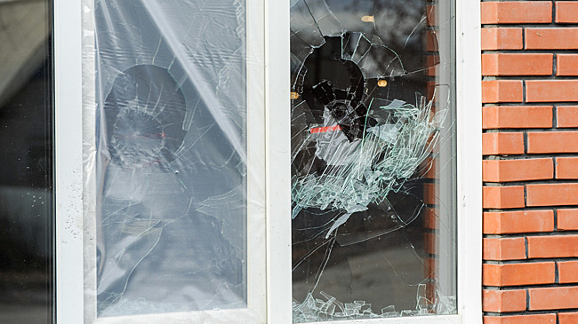 На 330 тысяч рублей ущерба: алтайский покупатель устроил погром после спора о возврате техники