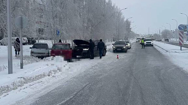 В тройном ДТП в Ноябрьске пострадала женщина. ВИДЕО