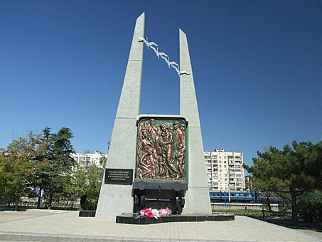 Заглавное изображение Памятник жертвам депортации
