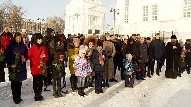 В Пензе почтили память погибших во время землетрясения в Армении