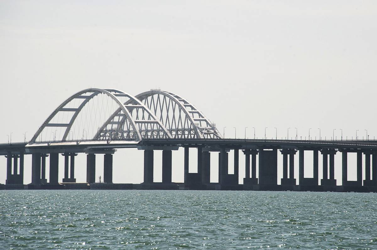 Фото трещины на опоре Крымского моста оказалось фейком