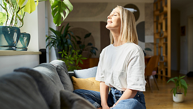 Дотянуть до весны: 5 приёмов, которые быстро добавят дому тепла и света