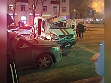 Два автомобиля столкнулись на Перовской улице