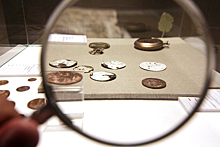 Археологи нашли древние серебряные монеты