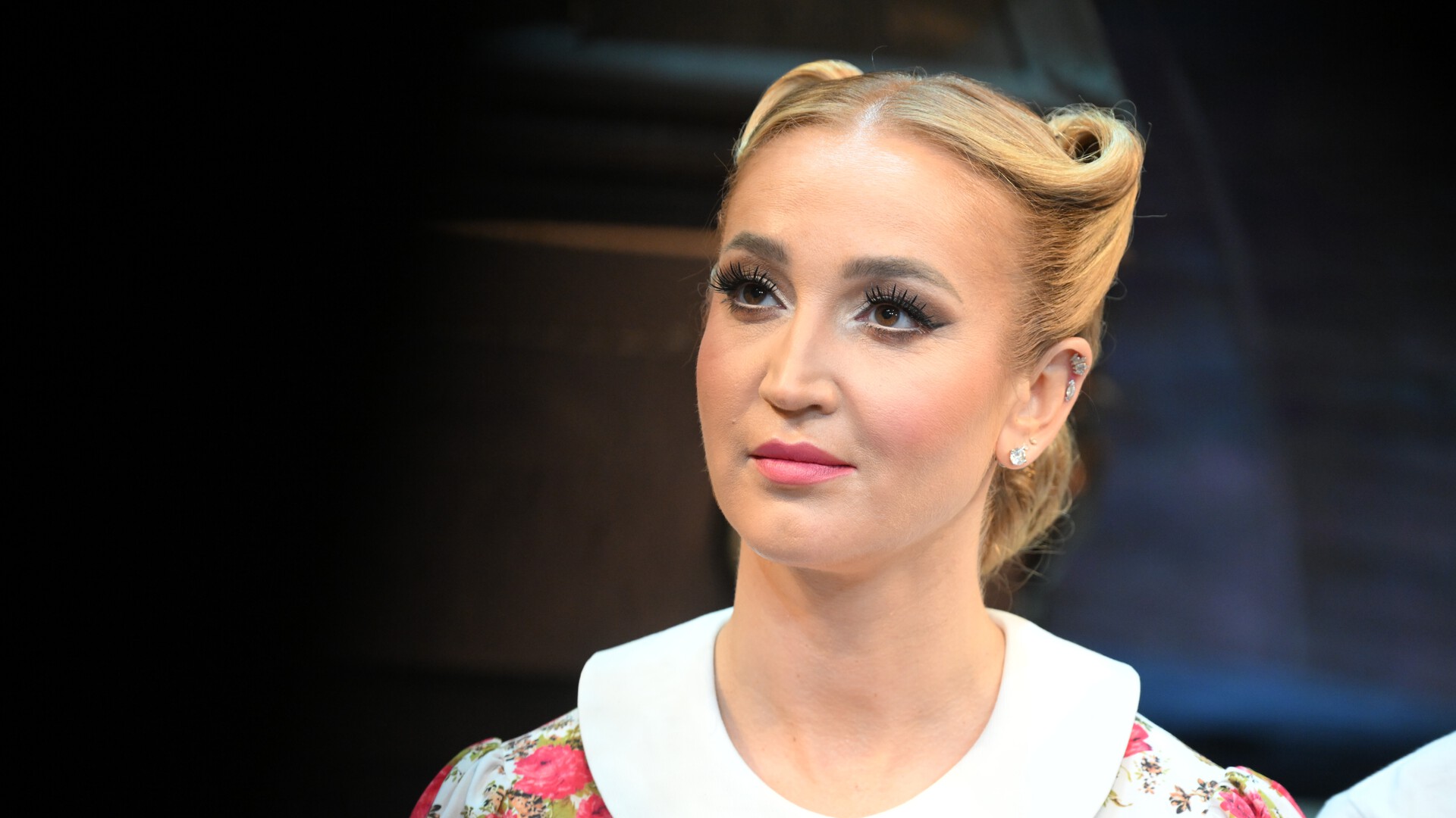 «Печальное зрелище»: критик прошел через «Покровские ворота» с Бузовой