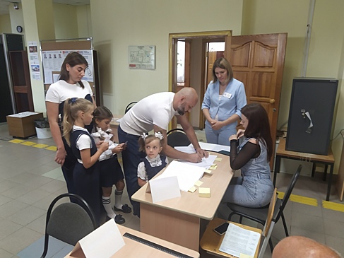 Куряне активно идут на выборы, несмотря на сигналы ракетной опасности