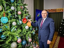Глава Ханты-Мансийска Максим Ряшин принял участие в благотворительной акции «Елка желаний»
