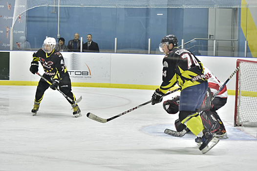 Первые матчи чемпионата Наро-Фоминского округа по хоккею прошли 9 ноября