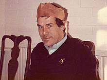 Как бездомный мужчина напросился в гости к супругам и остался у них на 45 лет