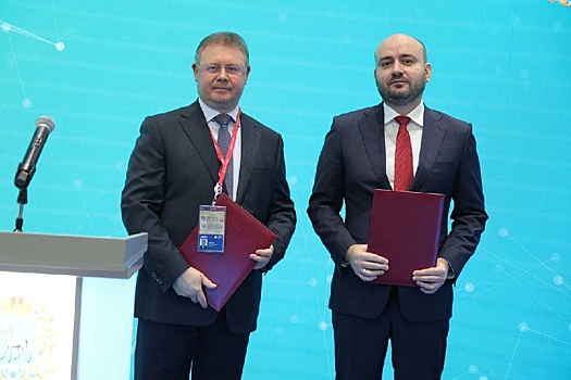 Самарская область и "КуйбышевАзот" подписали на ПМЭФ соглашение о сотрудничестве на 25 млрд рублей
