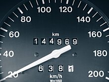 Почему спидометр даже бюджетных автомобилей размечают до 200 км/ч