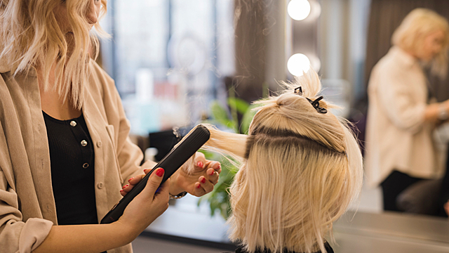 Стрижка по звёздам: что советует лунный календарь в ноябре