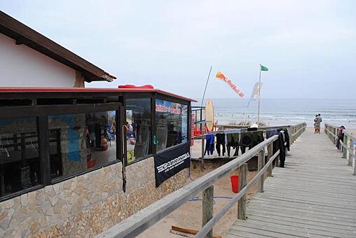 Заглавное изображение Серф-лагерь Peniche Kite & Surf Center