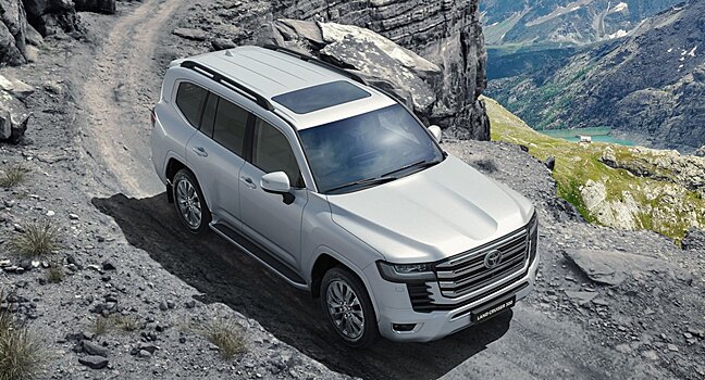 Новый Toyota Land Cruiser 300 пополнил автопарк российской полиции