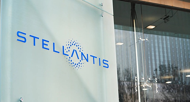 Stellantis и Foxconn объявят об электромобиле во вторник