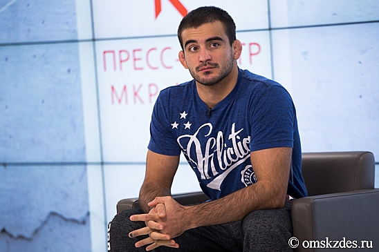 У омского бойца Корешкова родилась дочь