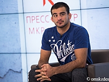 Андрей Корешков потерпел досрочное поражение в гран-при PFL