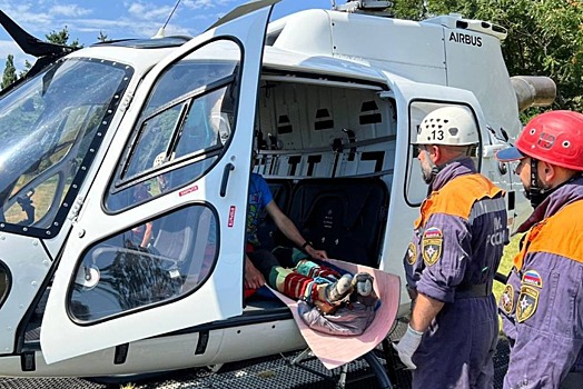 МЧС: Пятеро туристов попали под камнепад в горах Кабардино-Балкарии, есть раненые