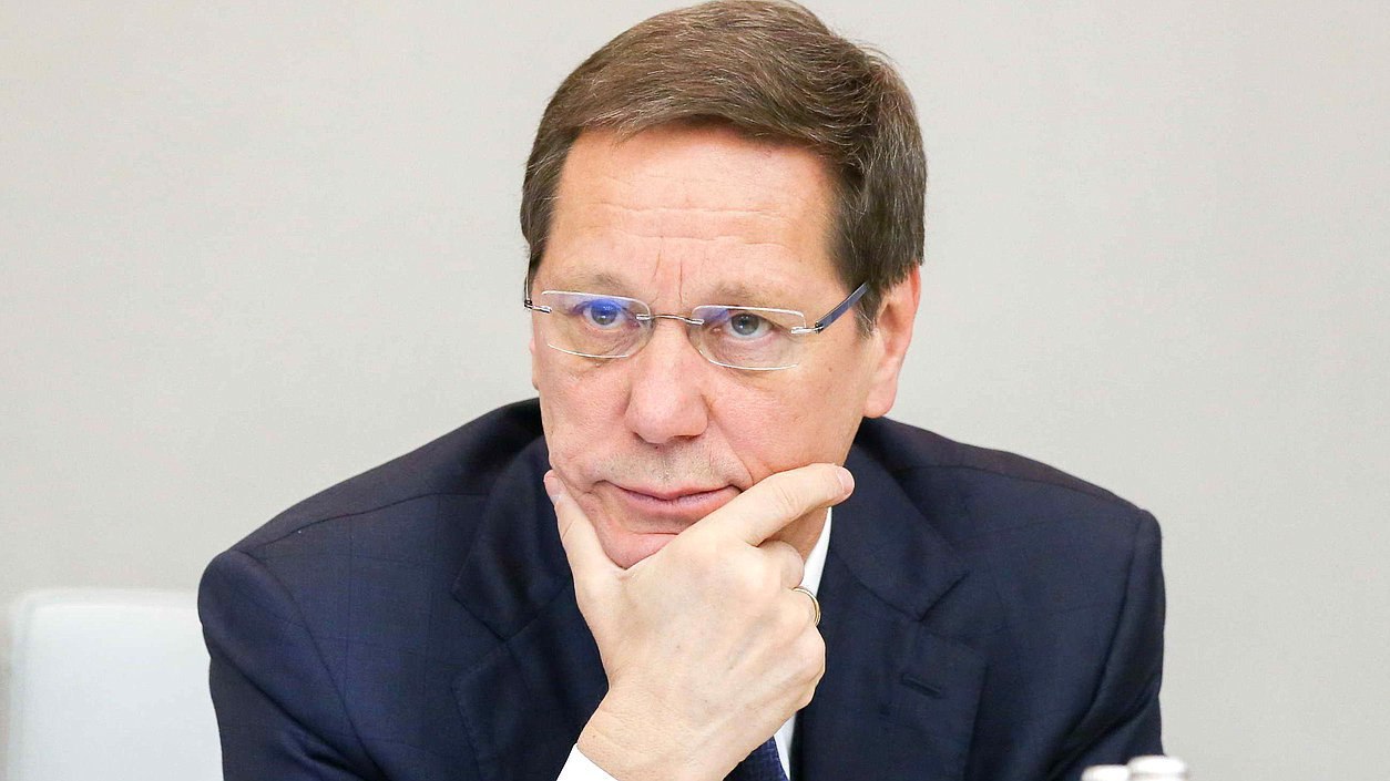 Жуков: надо продумать допмеры господдержки творческих проектов, способствующих продвижению наших ценностей