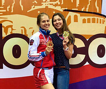 Две красотки-тхэквондистки из Челябинска взяли золото на международном турнире