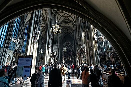 Неизвестные напали на церковь в Вене