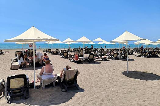 Врач развеял миф о плавании в море