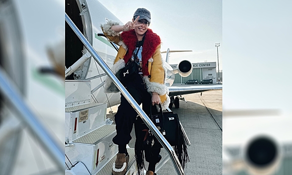 Собчак снялась с сумкой за 5 млн рублей на частном самолете