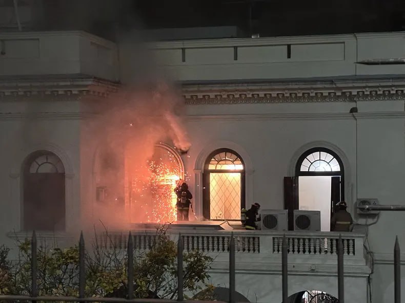 Пожар произошел в здании посольства России в Уругвае