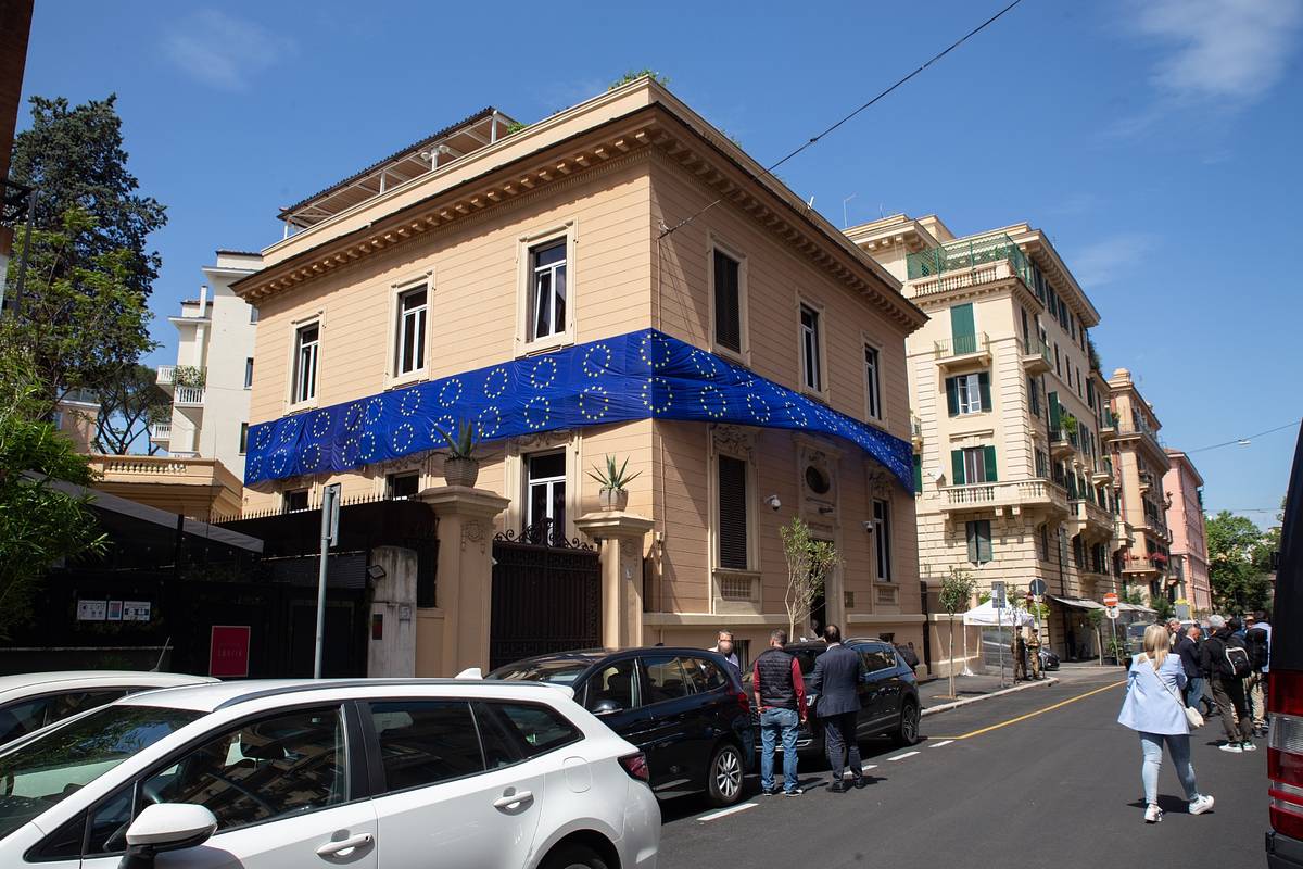 В посольстве Украины в Италии поправили «Ресбублику»