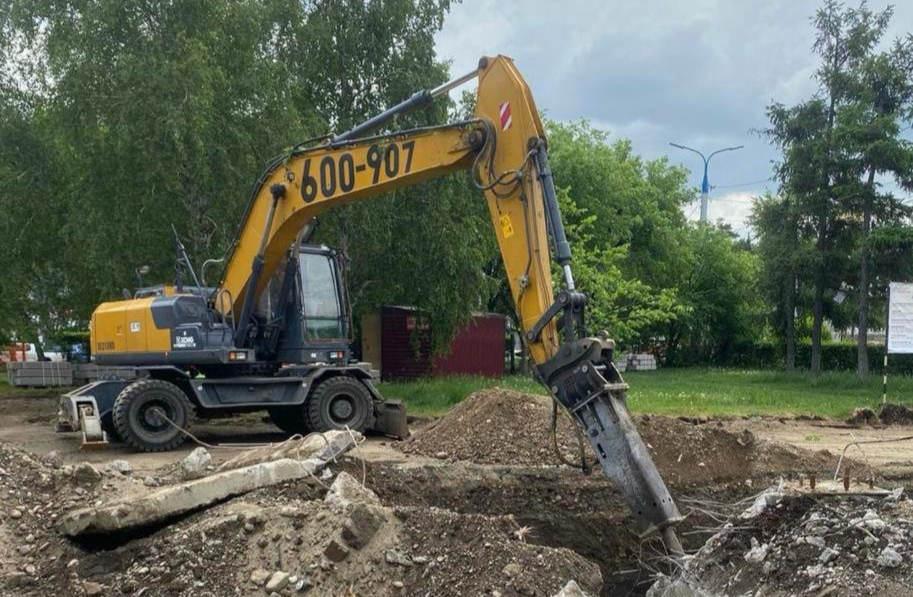 Мэр Руслан Болотов о ходе благоустройства: На общественных пространствах в Иркутске закончились демонтажные работы